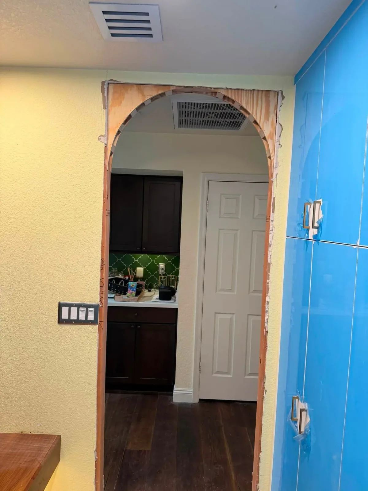 Kitchen remodel design and cabinet build by Ramos Cabinetry and Construction in Phoenix, AZ